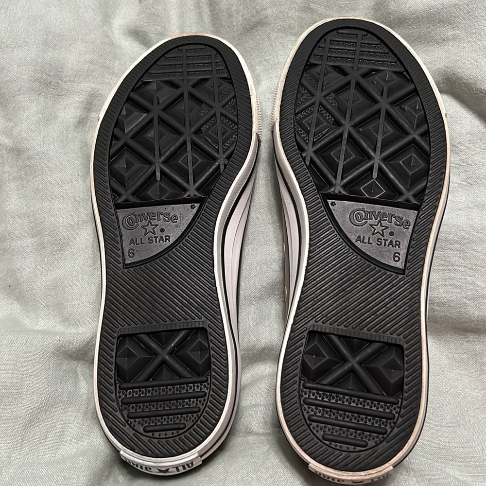 Converse - Picture 3 of 3